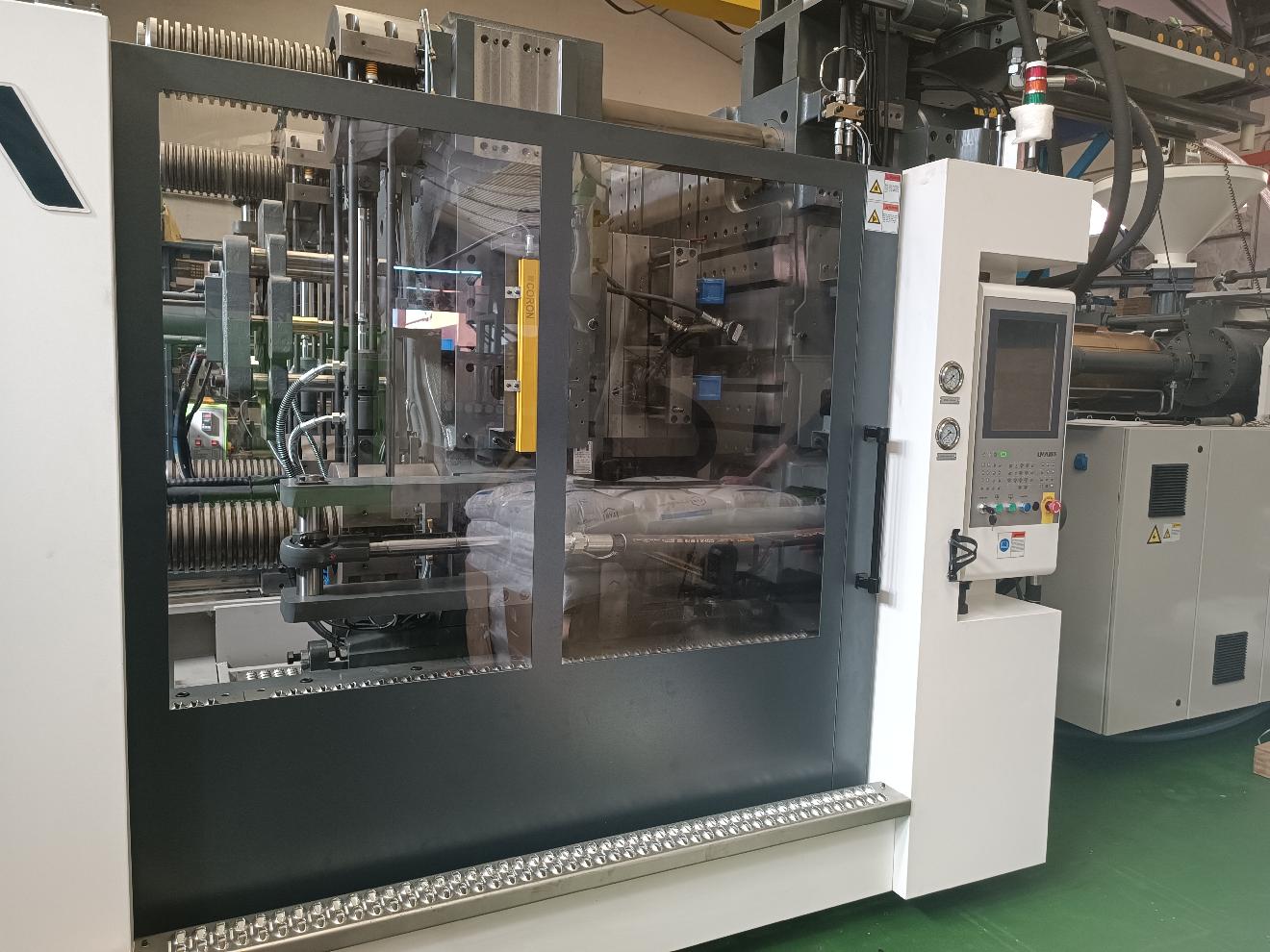 PLASTIC INJECTION MOULDING